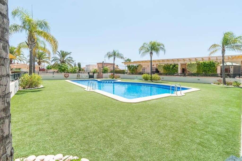 Magnifico Adosado Con Piscina Y Barbacoa Villa Campoamor Bagian luar foto