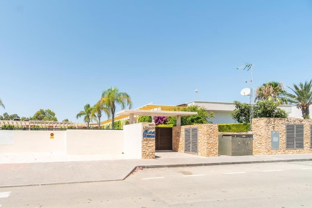Magnifico Adosado Con Piscina Y Barbacoa Villa Campoamor Bagian luar foto