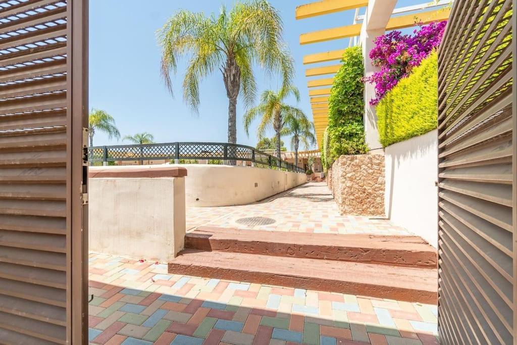 Magnifico Adosado Con Piscina Y Barbacoa Villa Campoamor Bagian luar foto